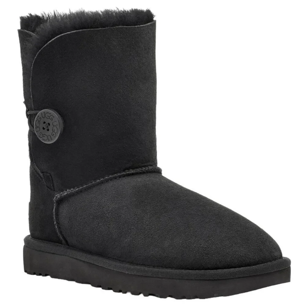 UGG Australia Women's Bailey Button II Black Sheepskin Boot Bootie Size 7